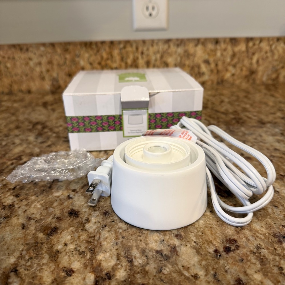New Scentsy White Tabletop Base for Glass Nightlight Mini Wax Warmer Plug In